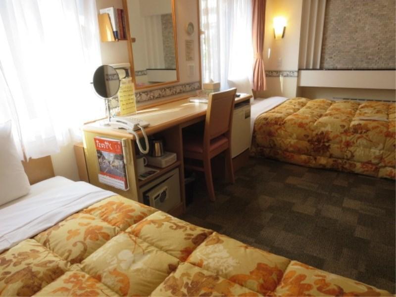Toyoko Inn Higashi Hiroshima Ekimae Exterior foto